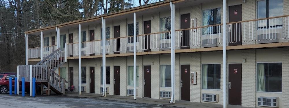 Rodeway Hotel