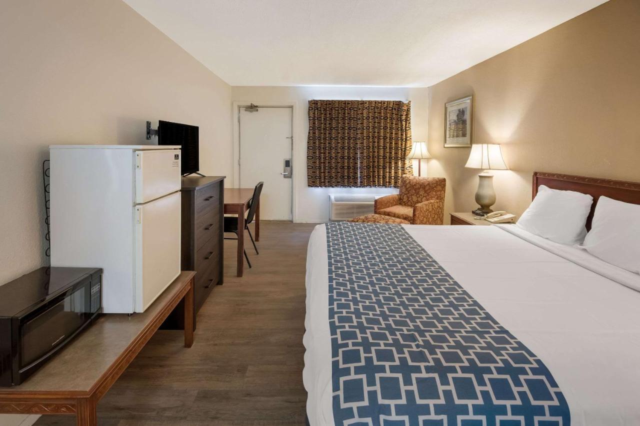Rodeway Hotel