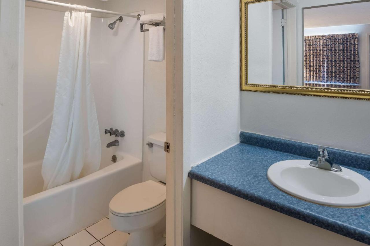 Hotel Rodeway 3*