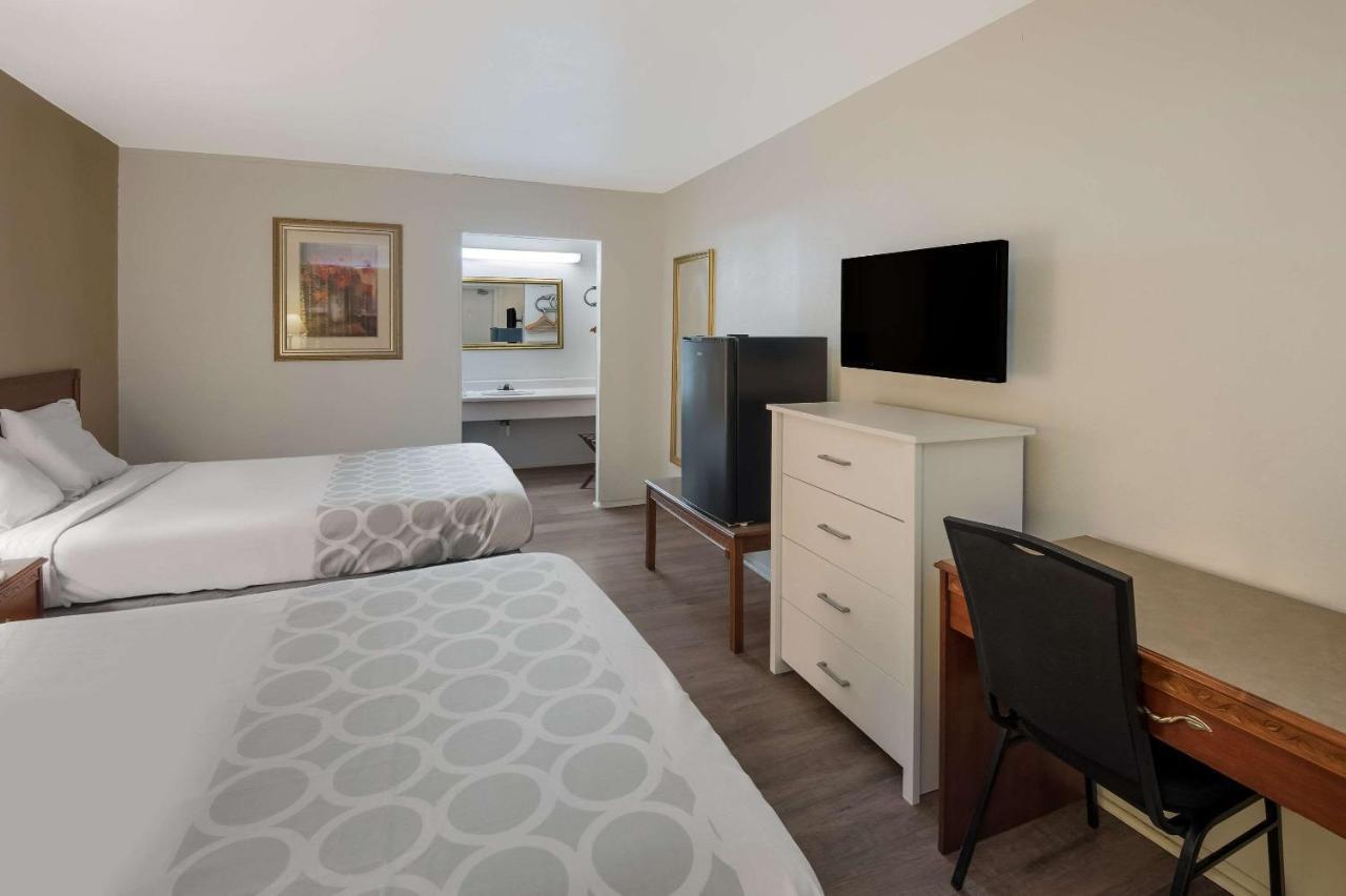 Rodeway Hotel